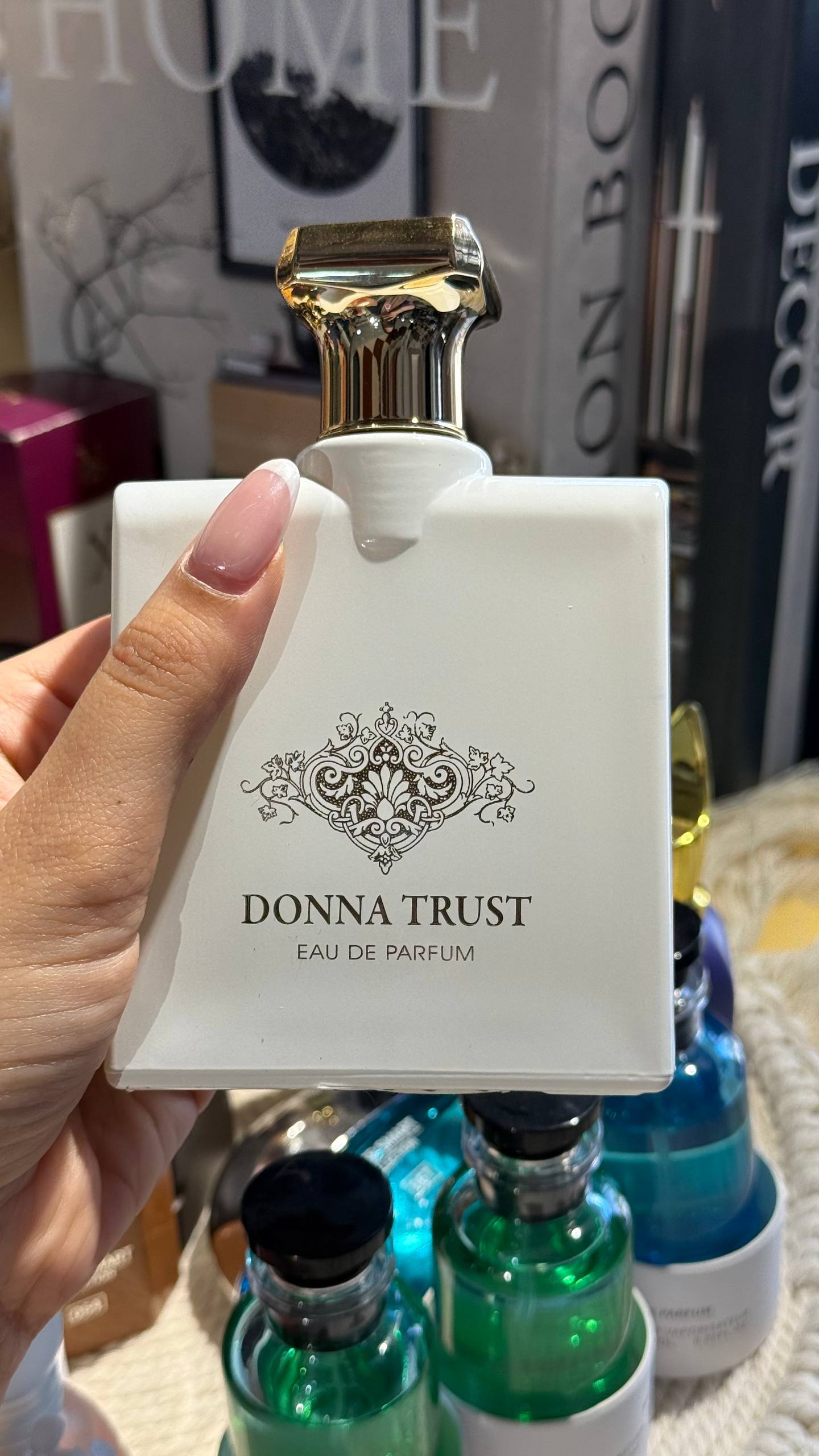 عطر ادکلن تروساردی دونا فراگرنس ورد دونا تراست زنانه اورجینال