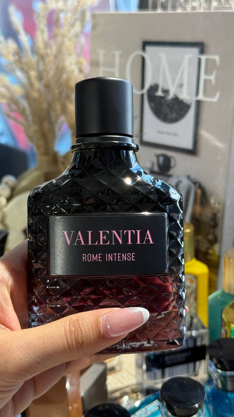 عطر ادکلن ادو تویلت والنتینو مدل Uomo Born in Roma مردانه اورجینال